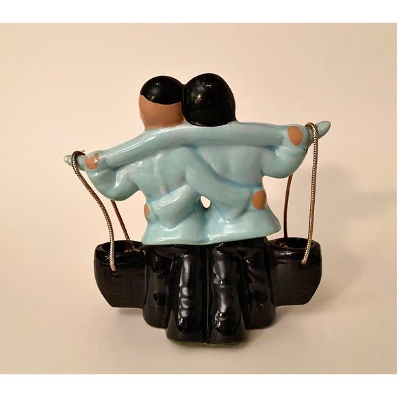 Vintage 1950s Asian Couple Carrying Water Buckets Figurine or Mini Planter - Picture 4 of 9